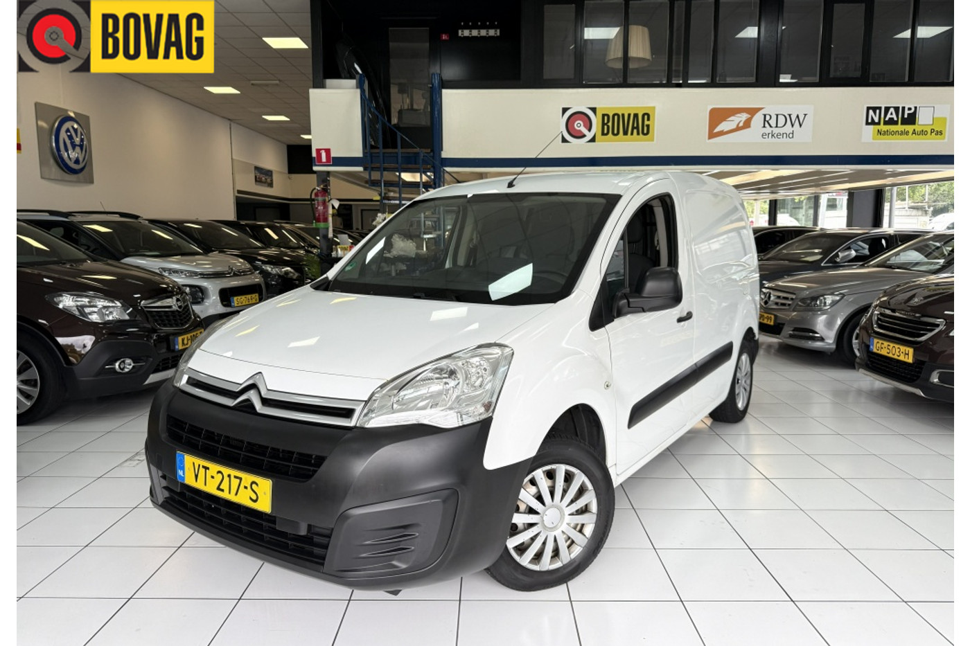Citroen Berlingo 1.6 BlueHDI 100 Club Airco NAP 2016 - voorkant