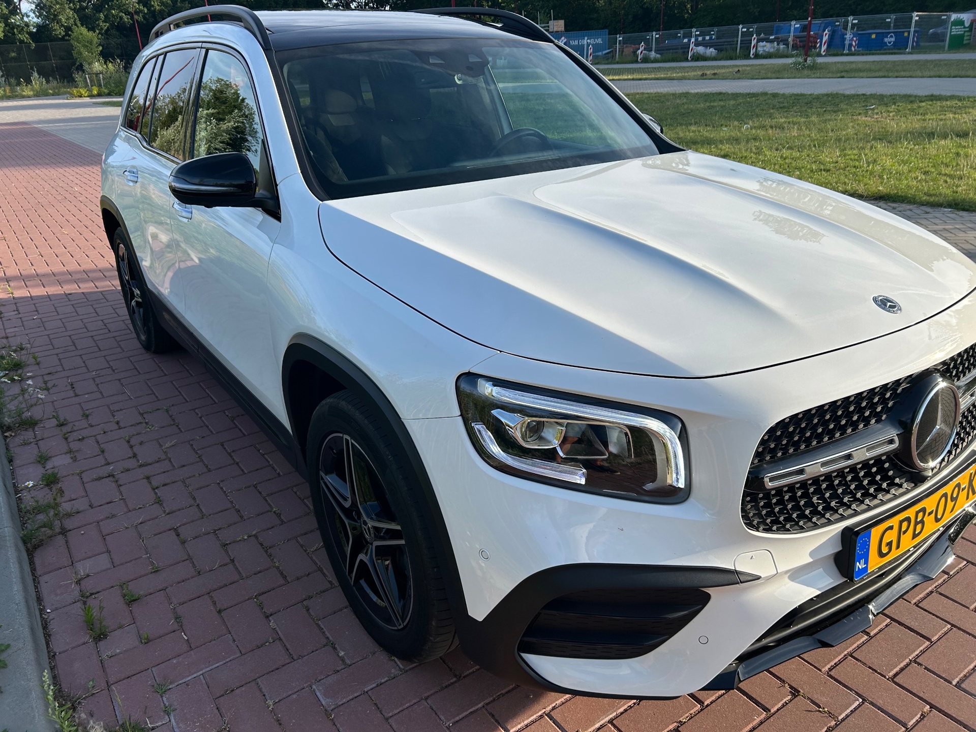 Foto van Mercedes-Benz GLB 250 4Matic