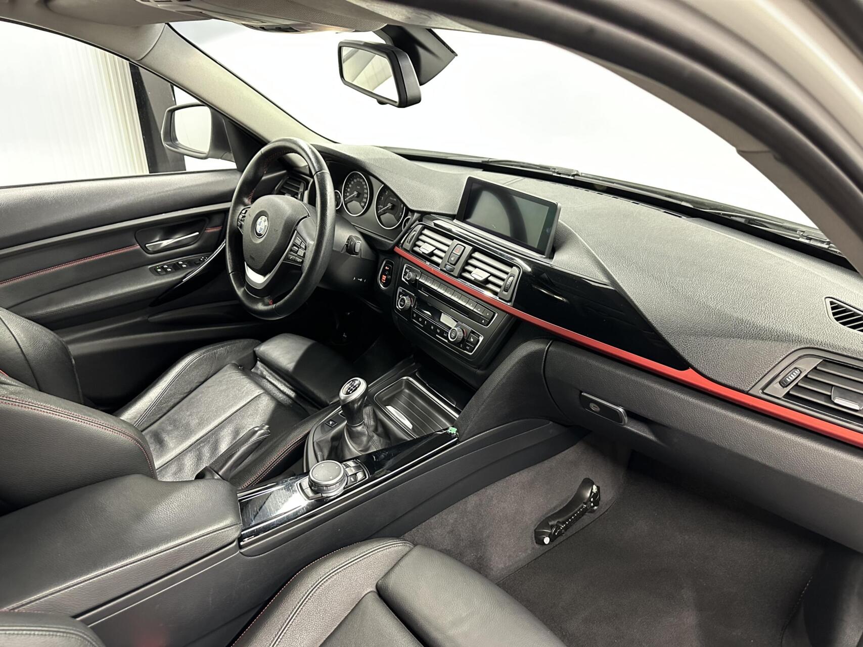 Foto van BMW 320i Ed