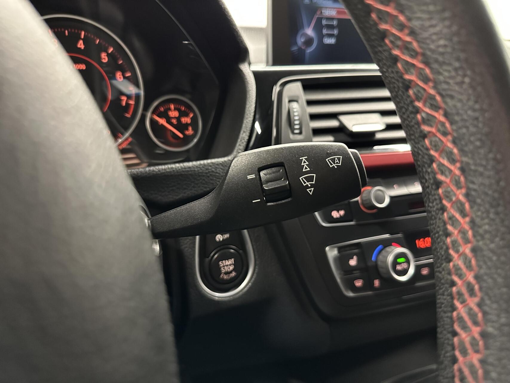 Foto van BMW 320i Ed