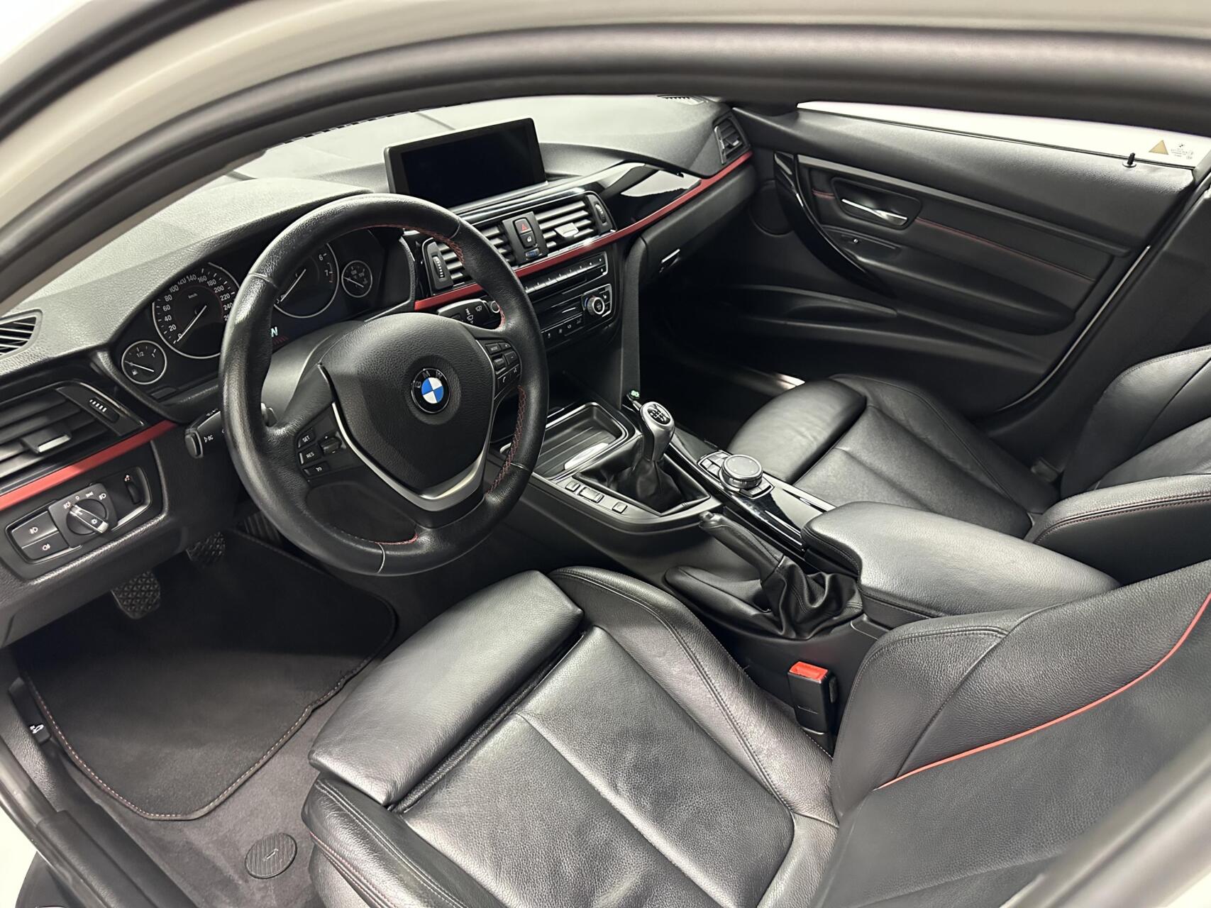 Foto van BMW 320i Ed