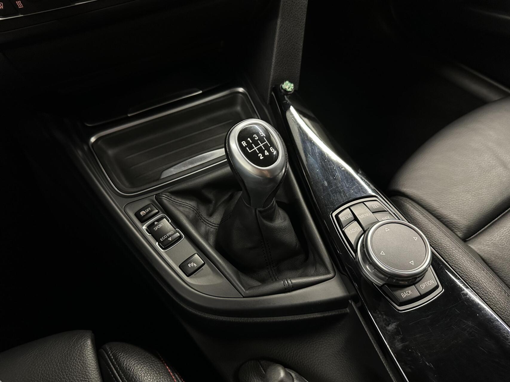 Foto van BMW 320i Ed