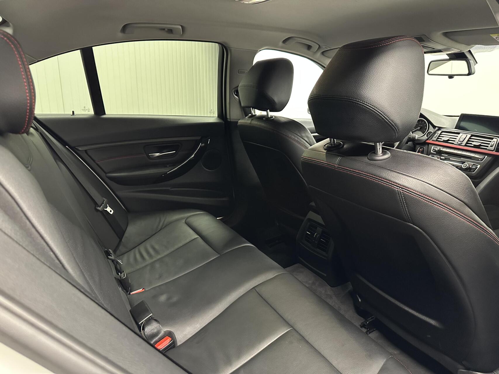 Foto van BMW 320i Ed