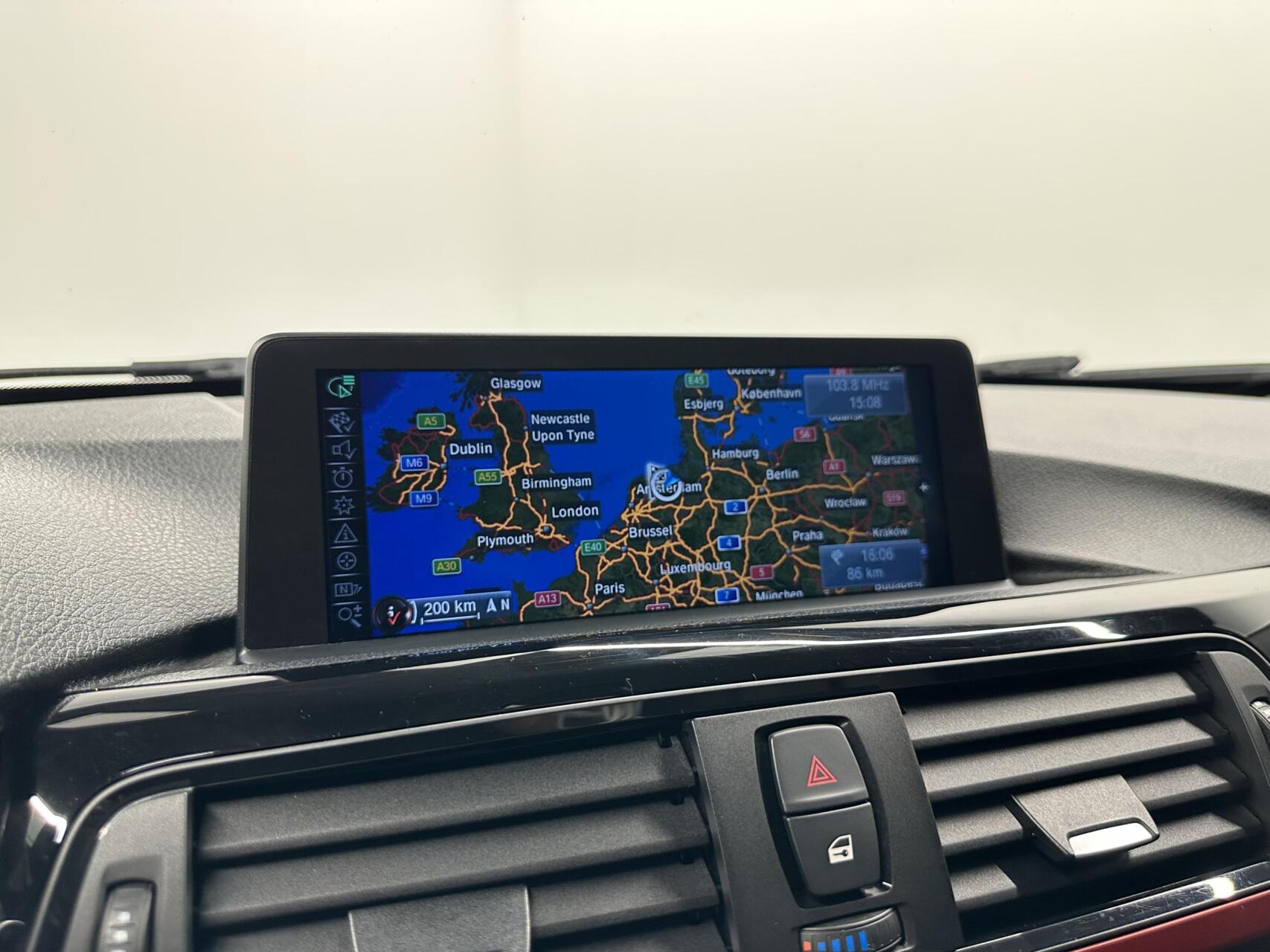 Foto van BMW 320i Ed