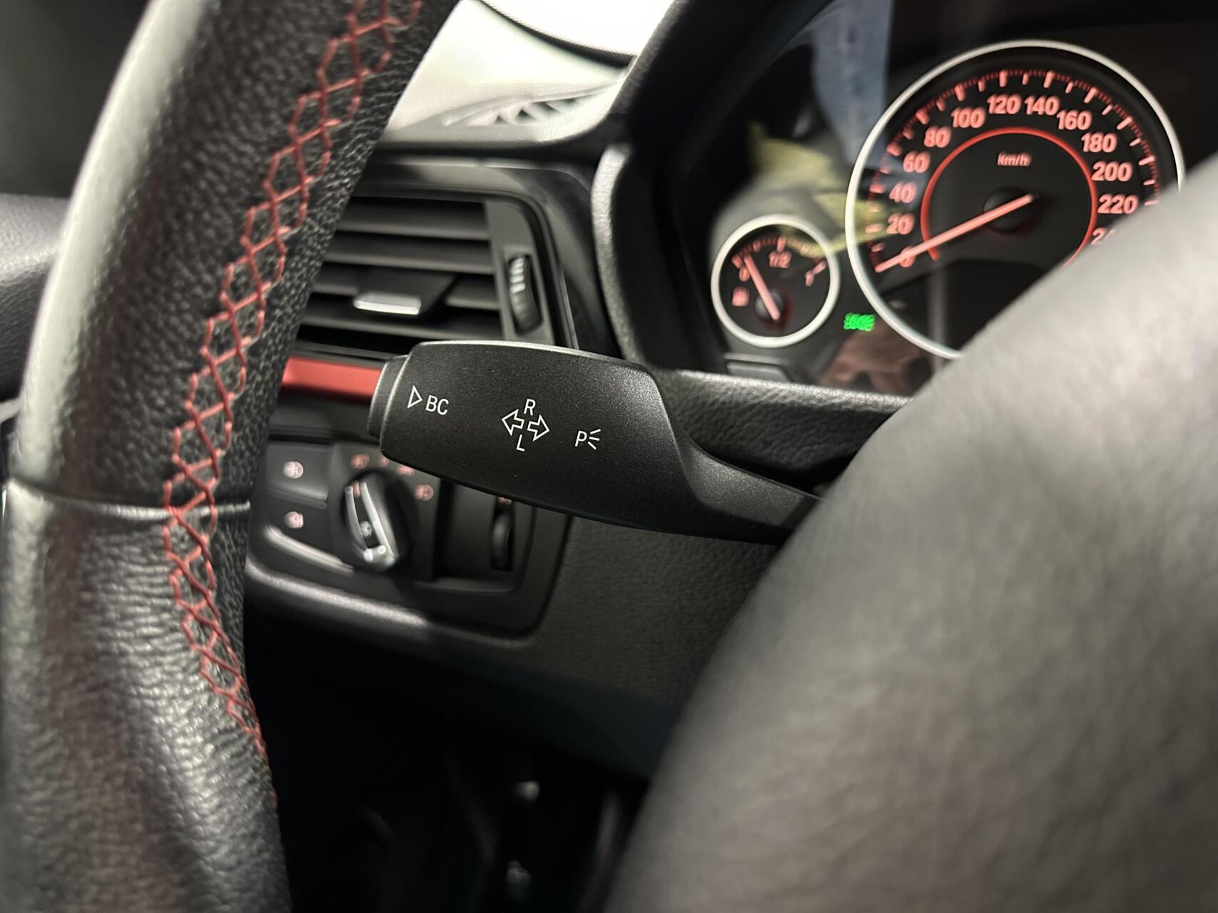 Foto van BMW 320i Ed