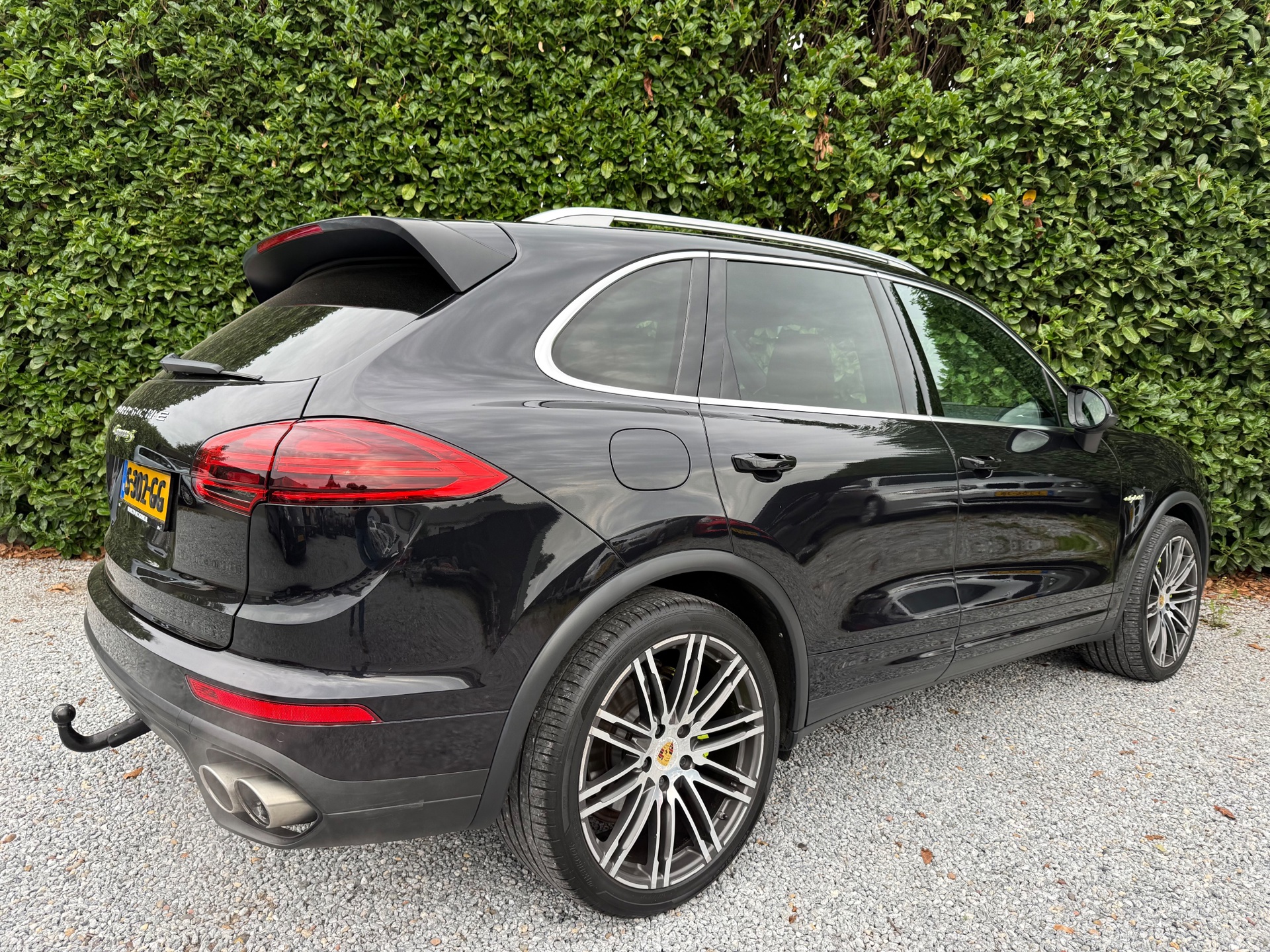 Foto van Porsche Cayenne S E-hybrid