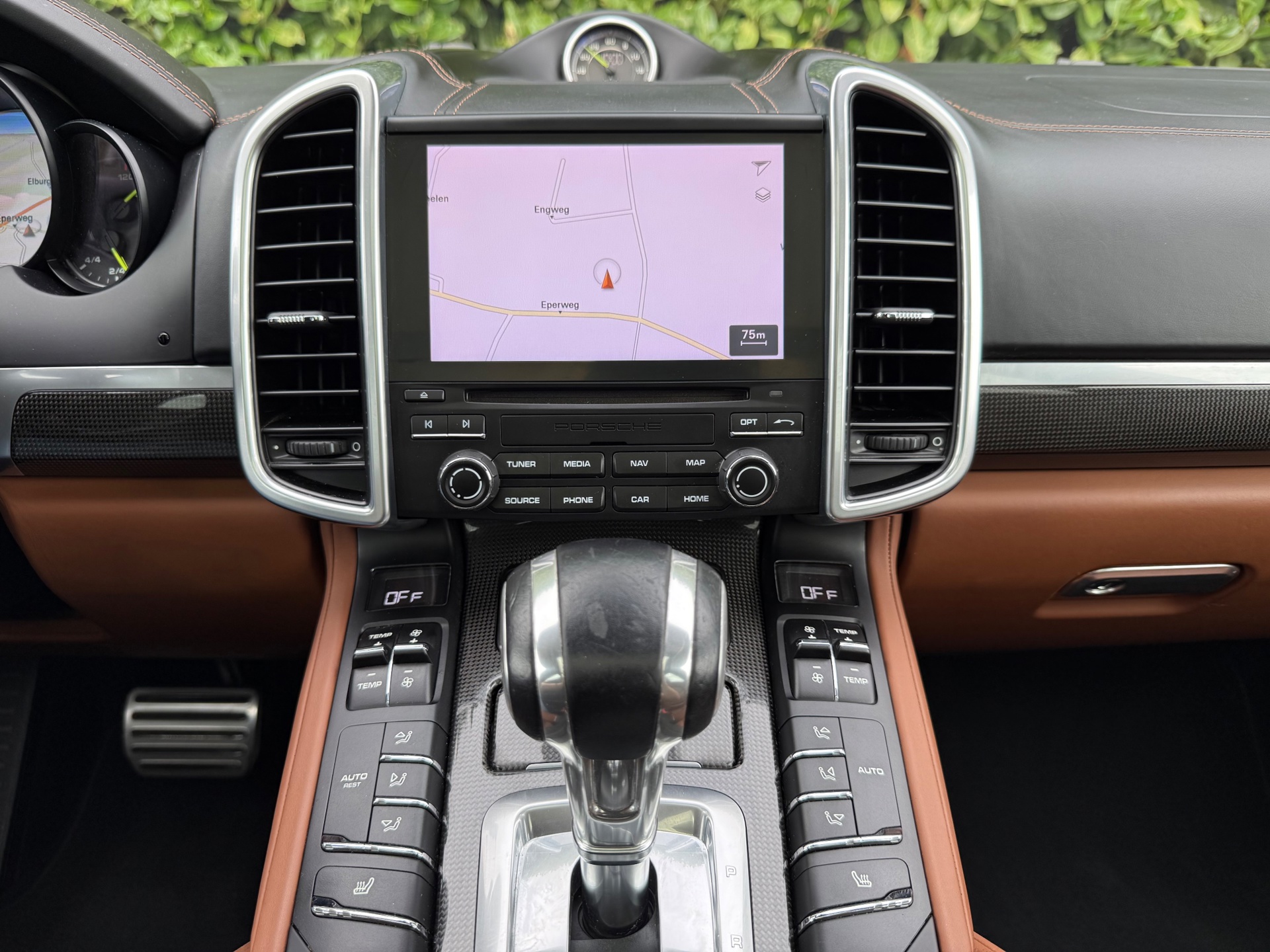 Foto van Porsche Cayenne S E-hybrid