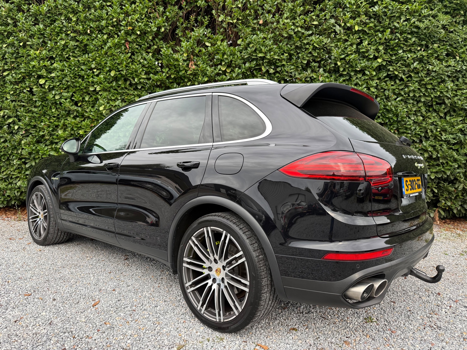 Foto van Porsche Cayenne S E-hybrid