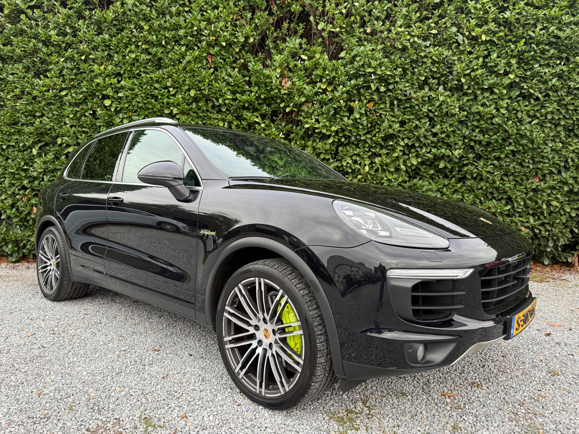 Foto van Porsche Cayenne S E-hybrid