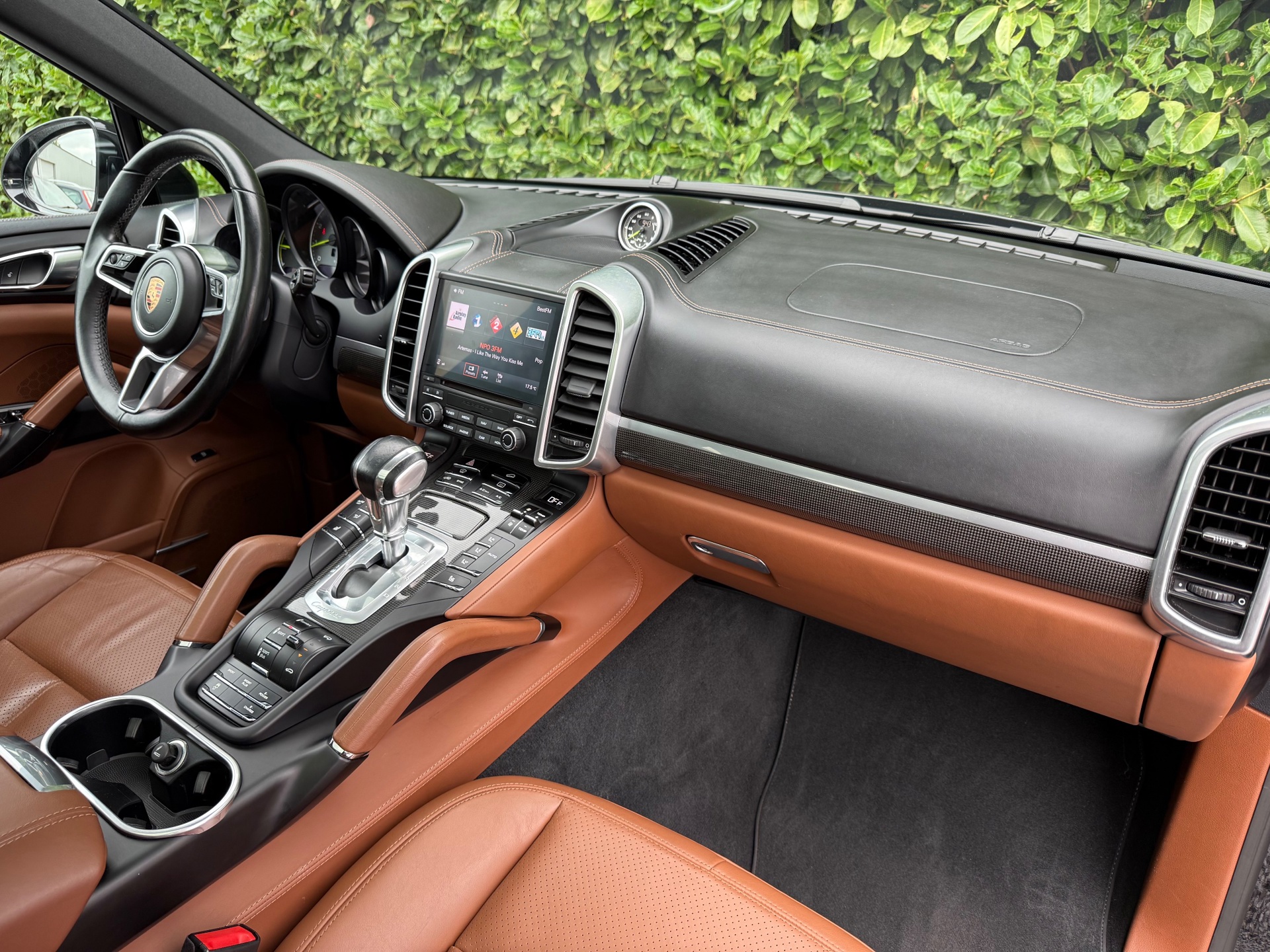 Foto van Porsche Cayenne S E-hybrid