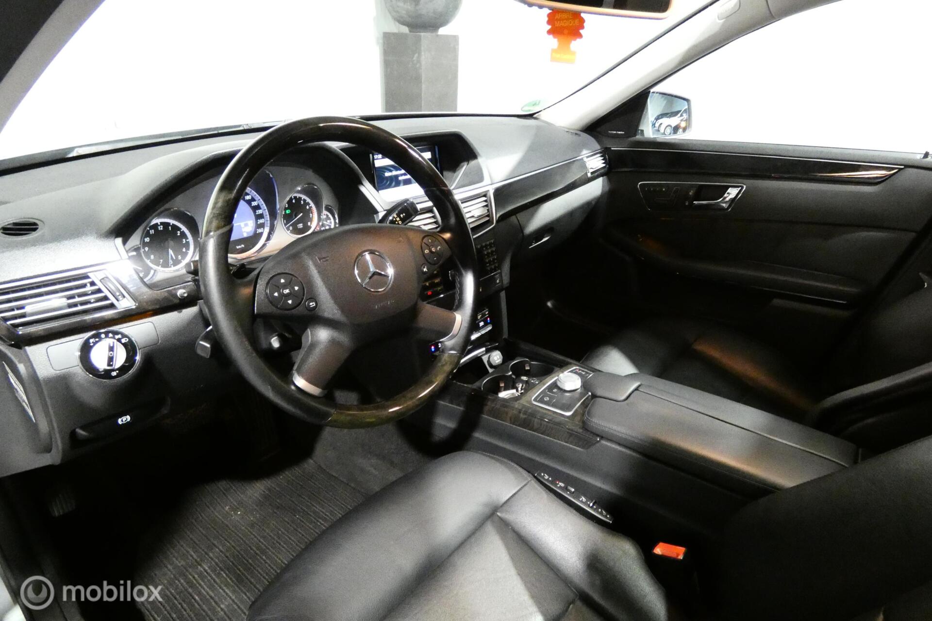 Foto van Mercedes-Benz E 500