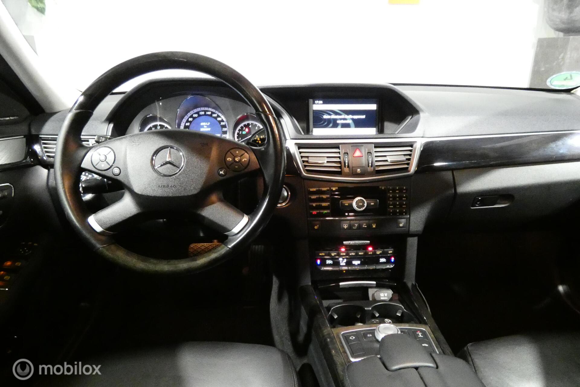 Foto van Mercedes-Benz E 500