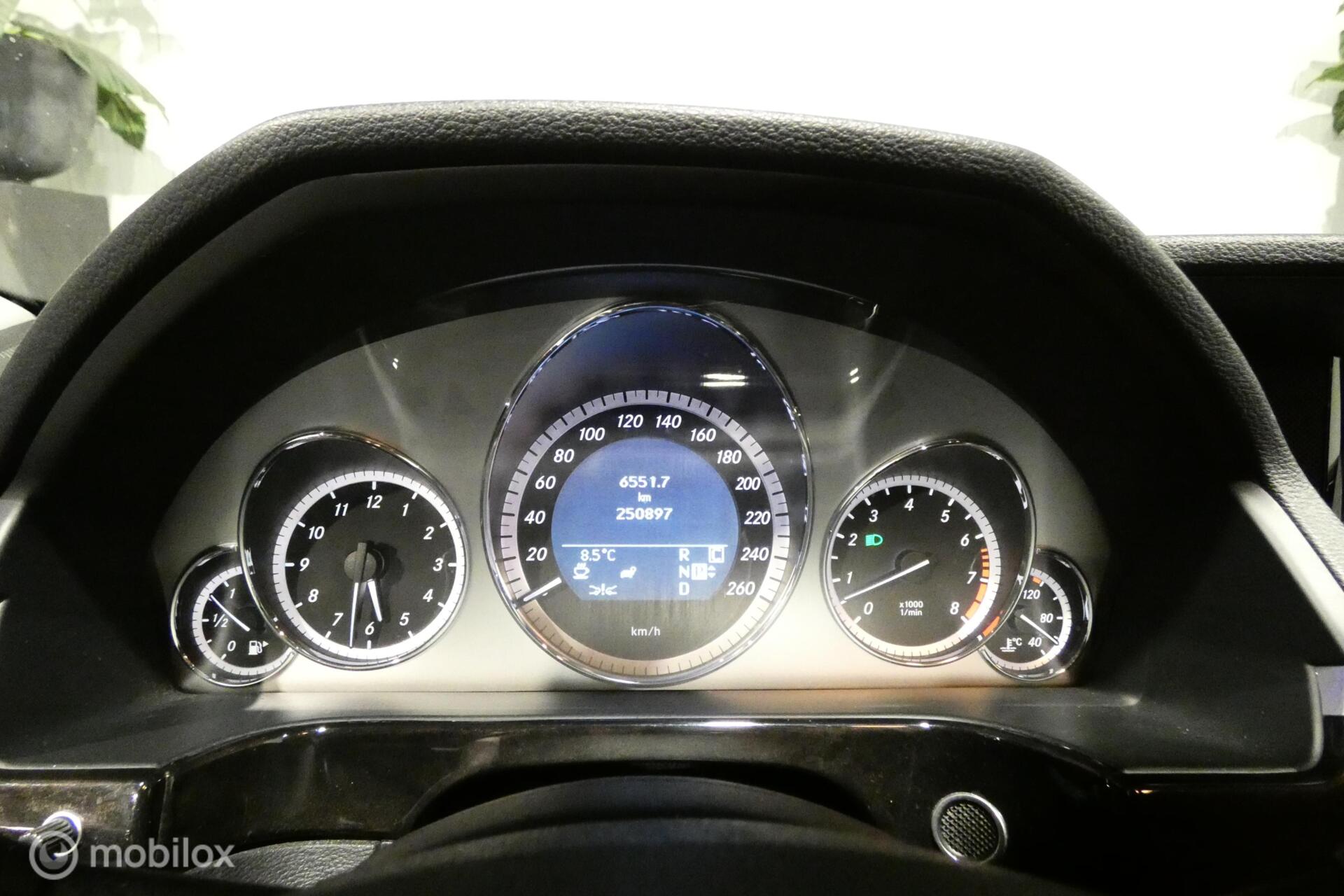 Foto van Mercedes-Benz E 500