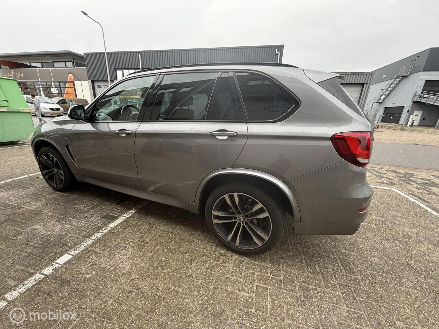 Foto van BMW X5 Xdrive30d