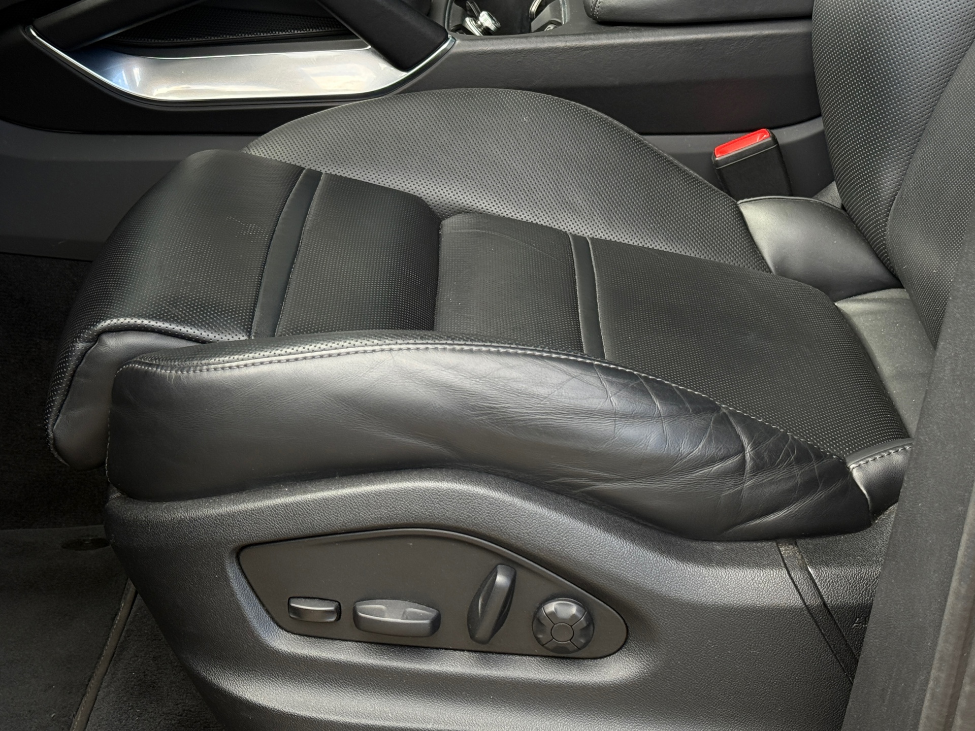 Foto van Porsche Cayenne Turbo S E-hybrid
