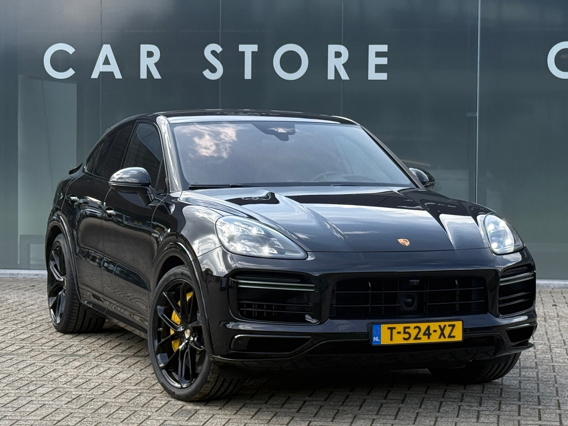 Foto van Porsche Cayenne Turbo S E-hybrid