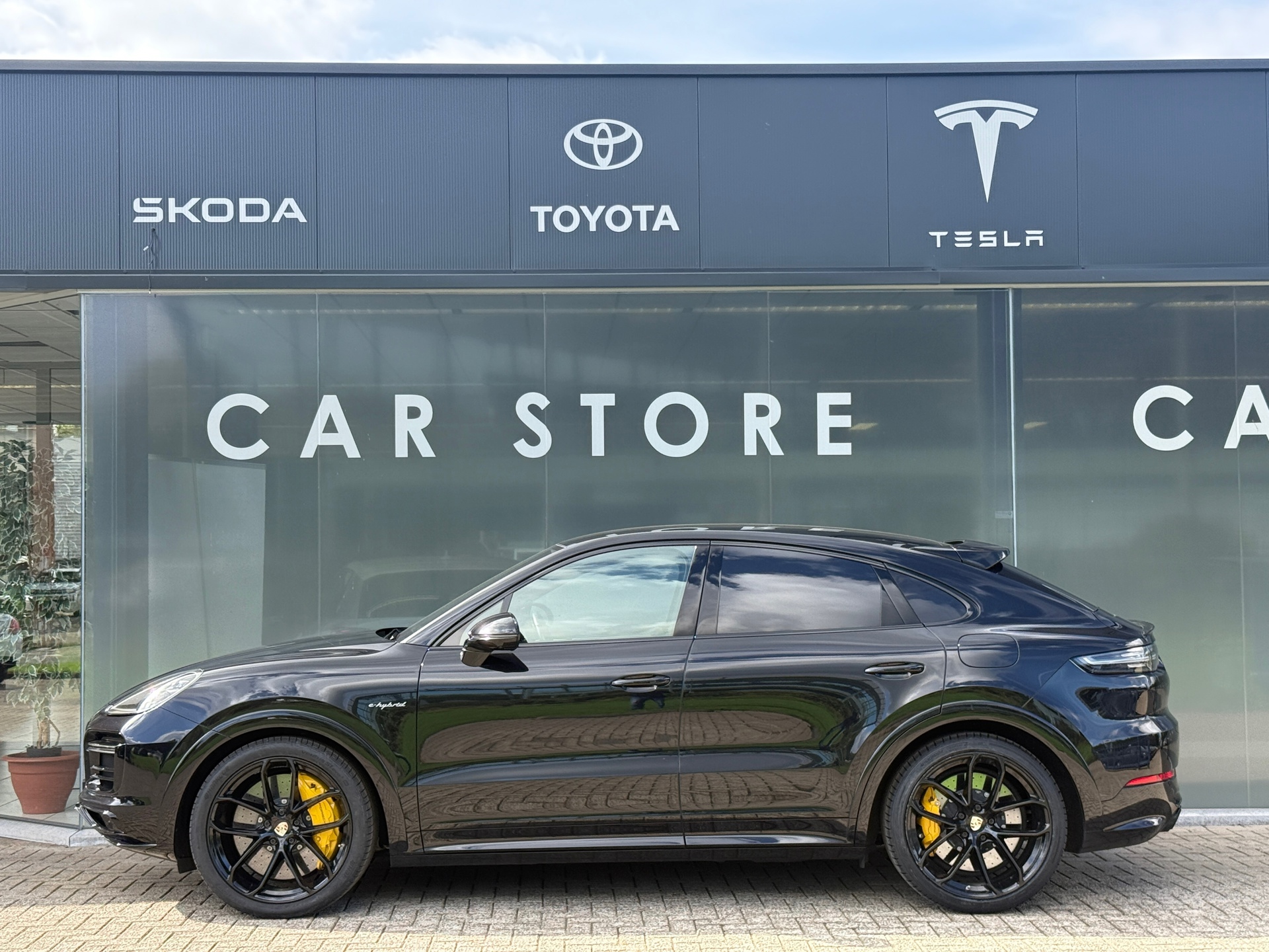 Foto van Porsche Cayenne Turbo S E-hybrid