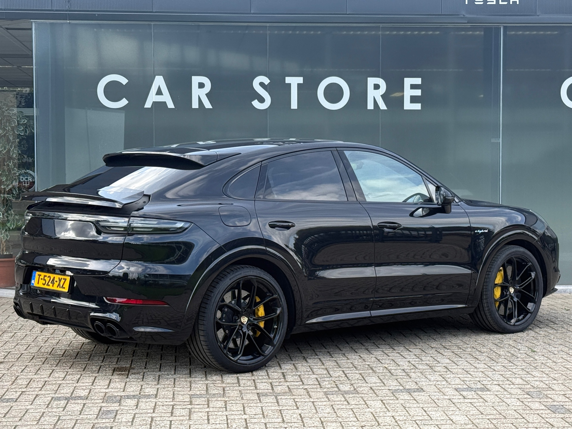 Foto van Porsche Cayenne Turbo S E-hybrid