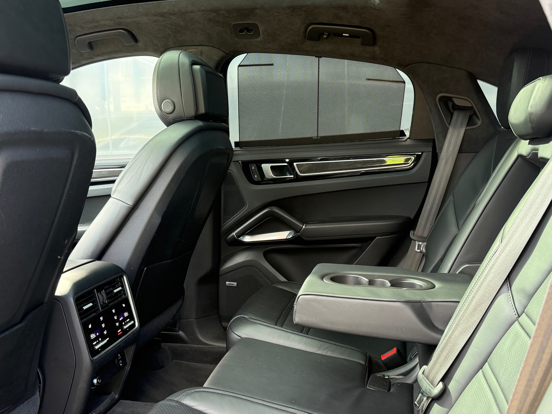 Foto van Porsche Cayenne Turbo S E-hybrid