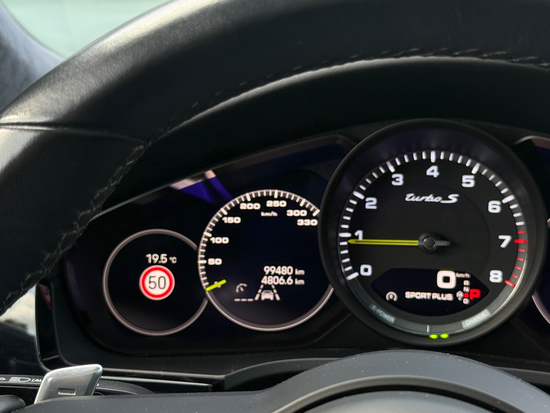Foto van Porsche Cayenne Turbo S E-hybrid