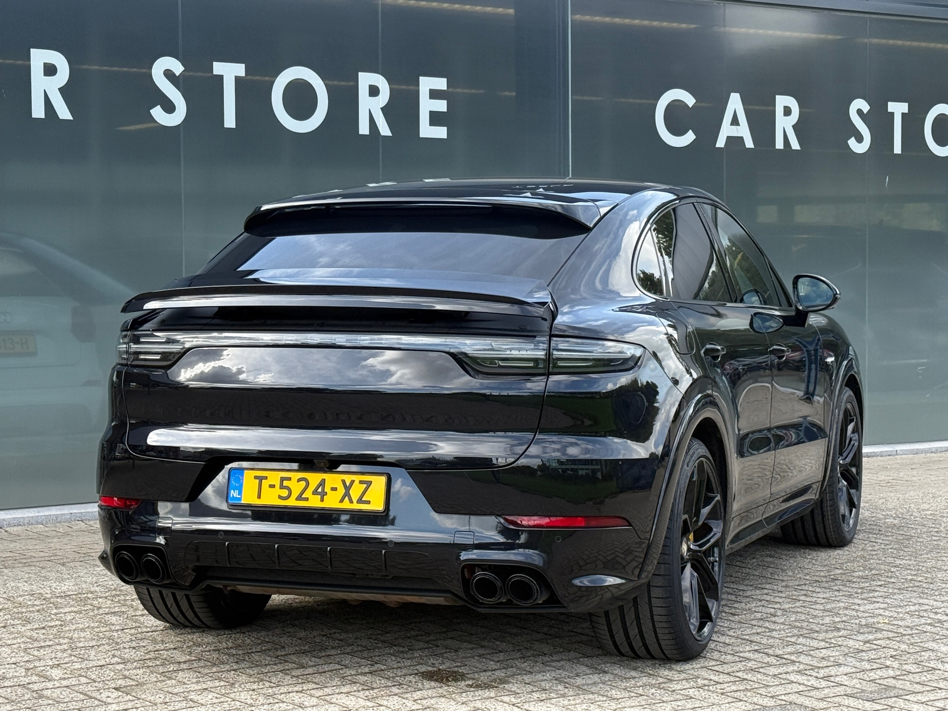Foto van Porsche Cayenne Turbo S E-hybrid