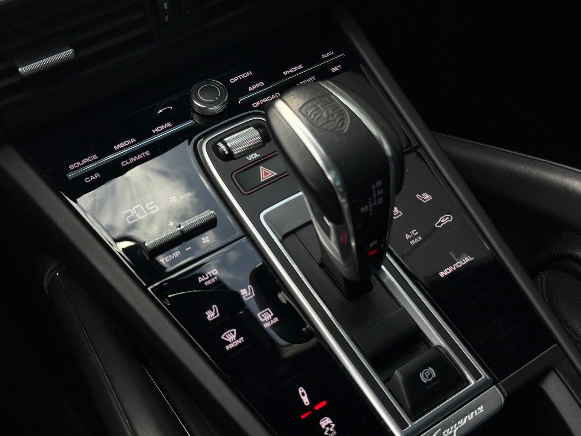 Foto van Porsche Cayenne Turbo S E-hybrid