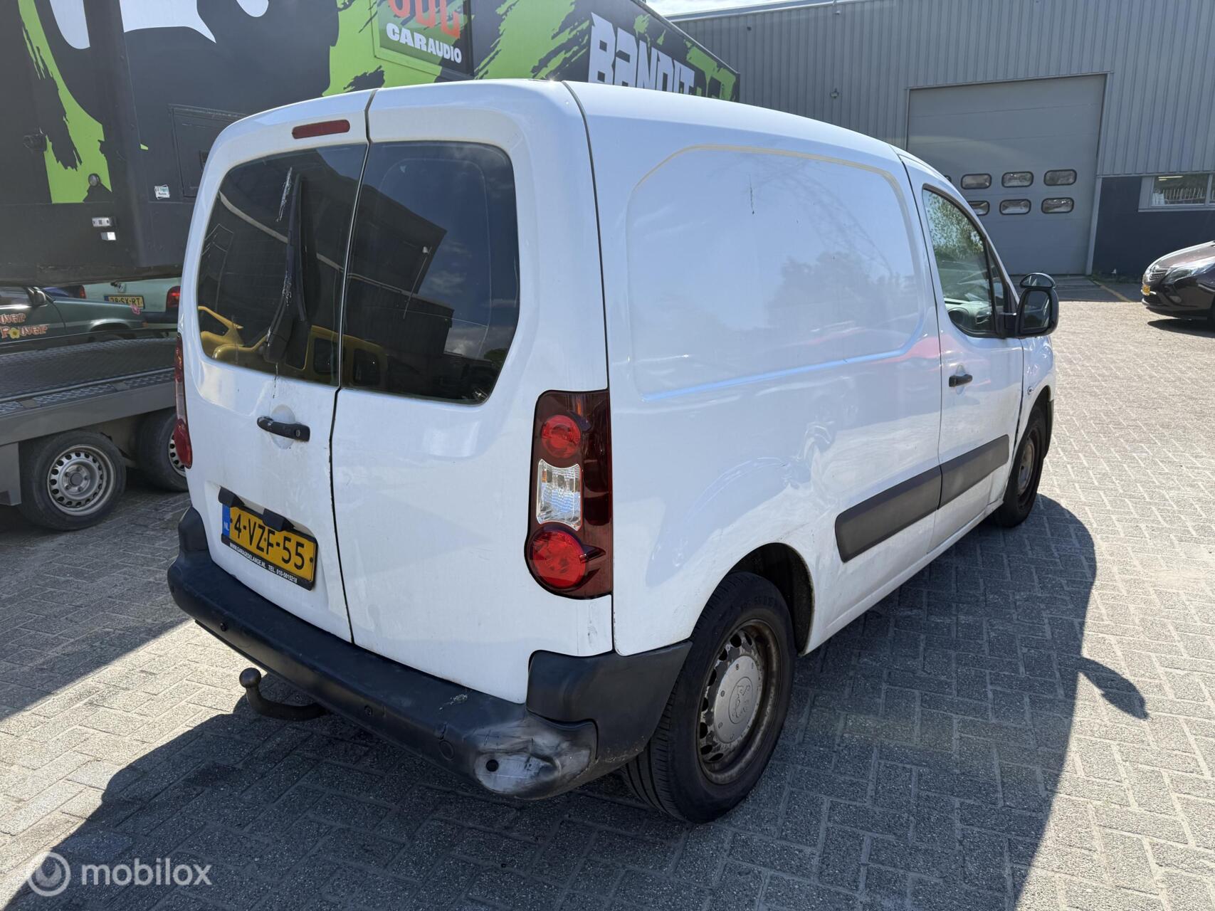 Foto van Peugeot Partner