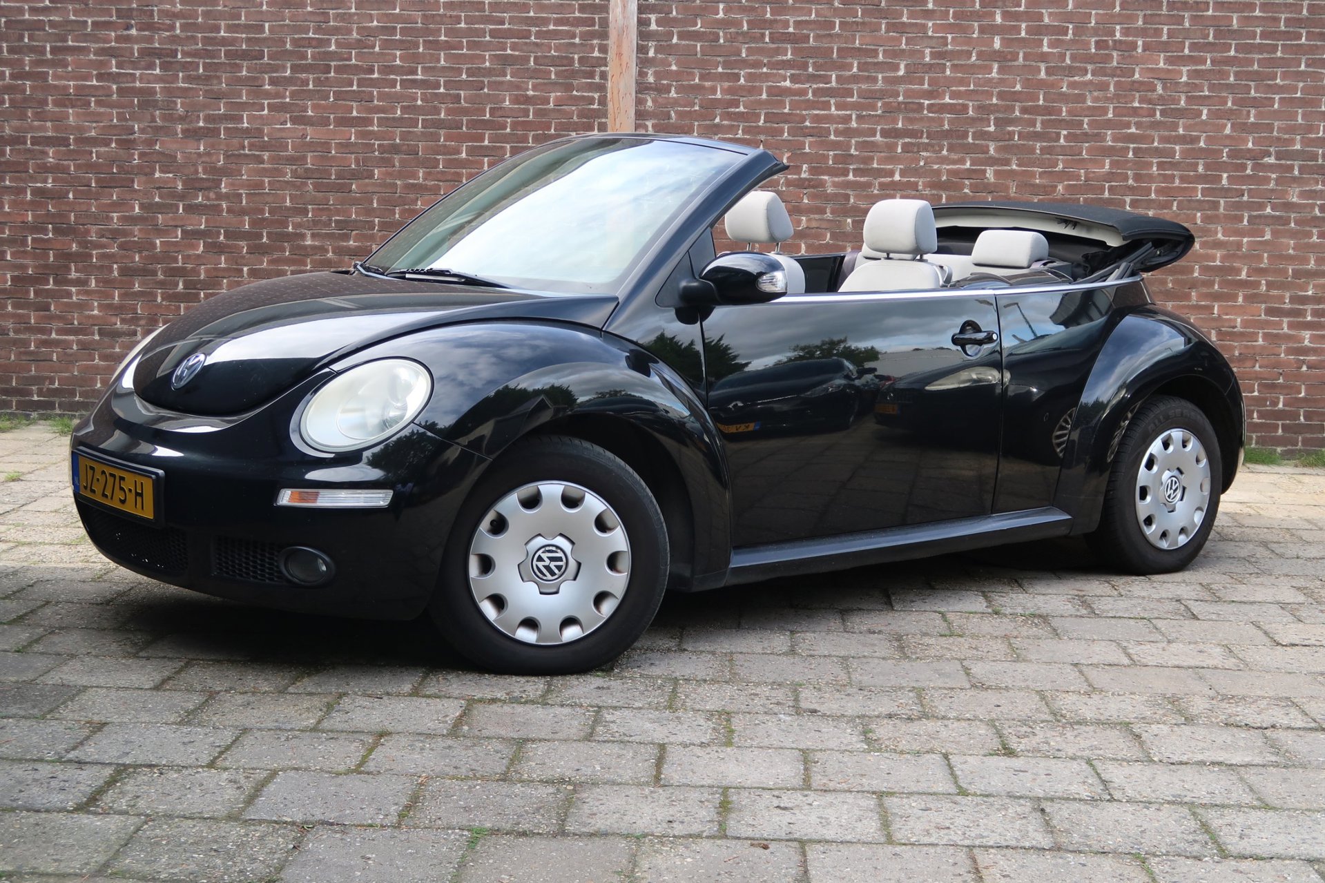 Foto van Volkswagen New Beetle Cabriolet