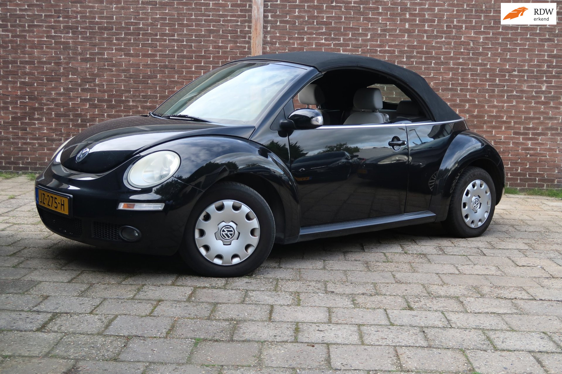 Volkswagen New Beetle Cabriolet 1.6 Highline *Rijklaarprijs *Airco *Onderhouden 2006 - voorkant