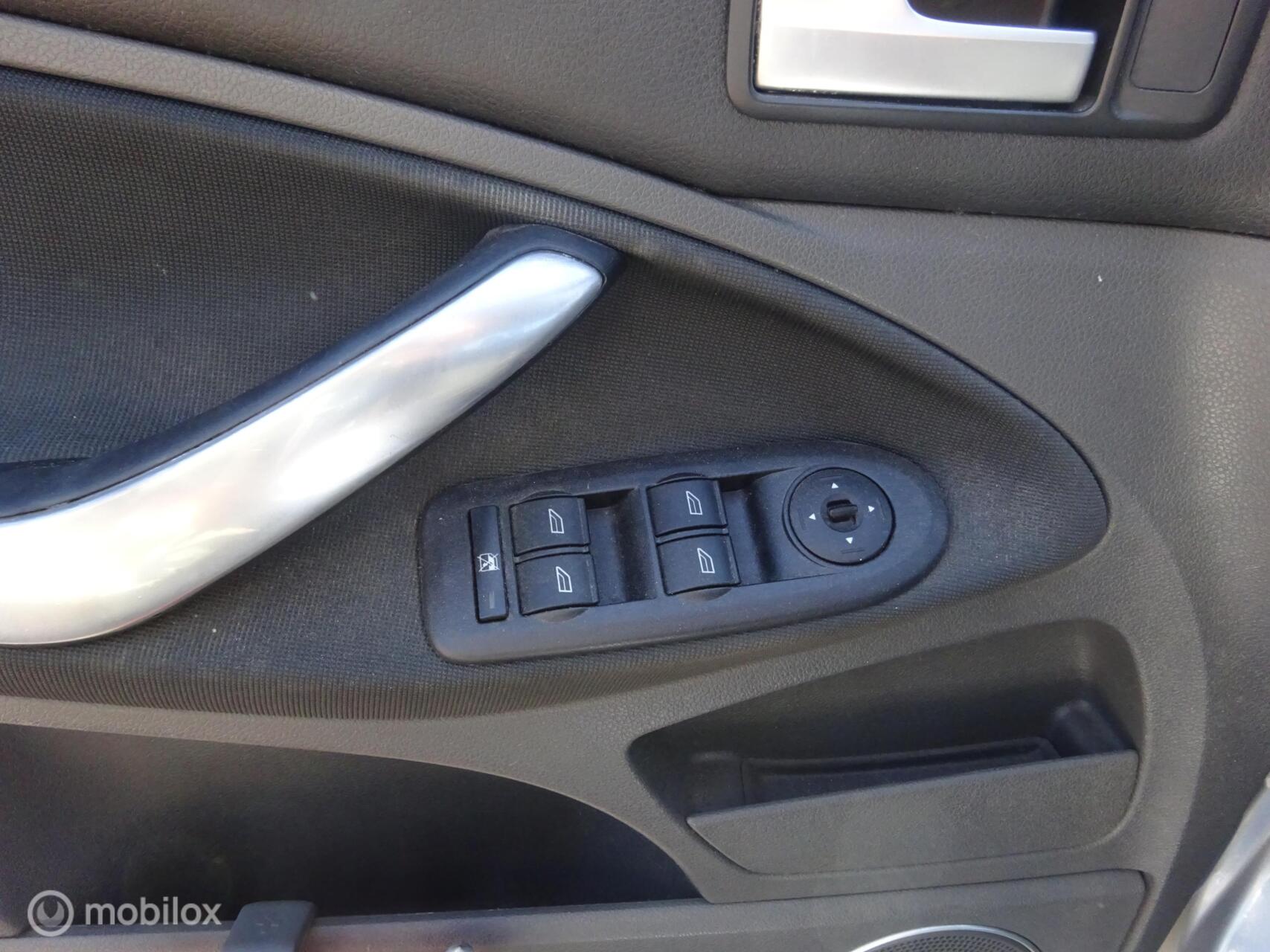 Foto van Ford C-max