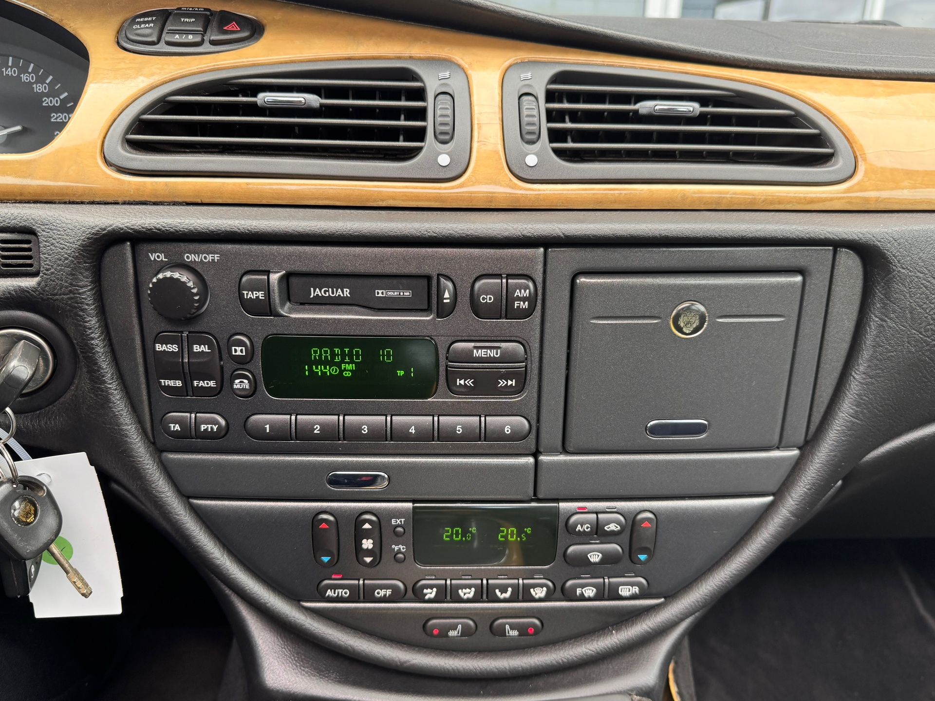 Foto van Jaguar S-type