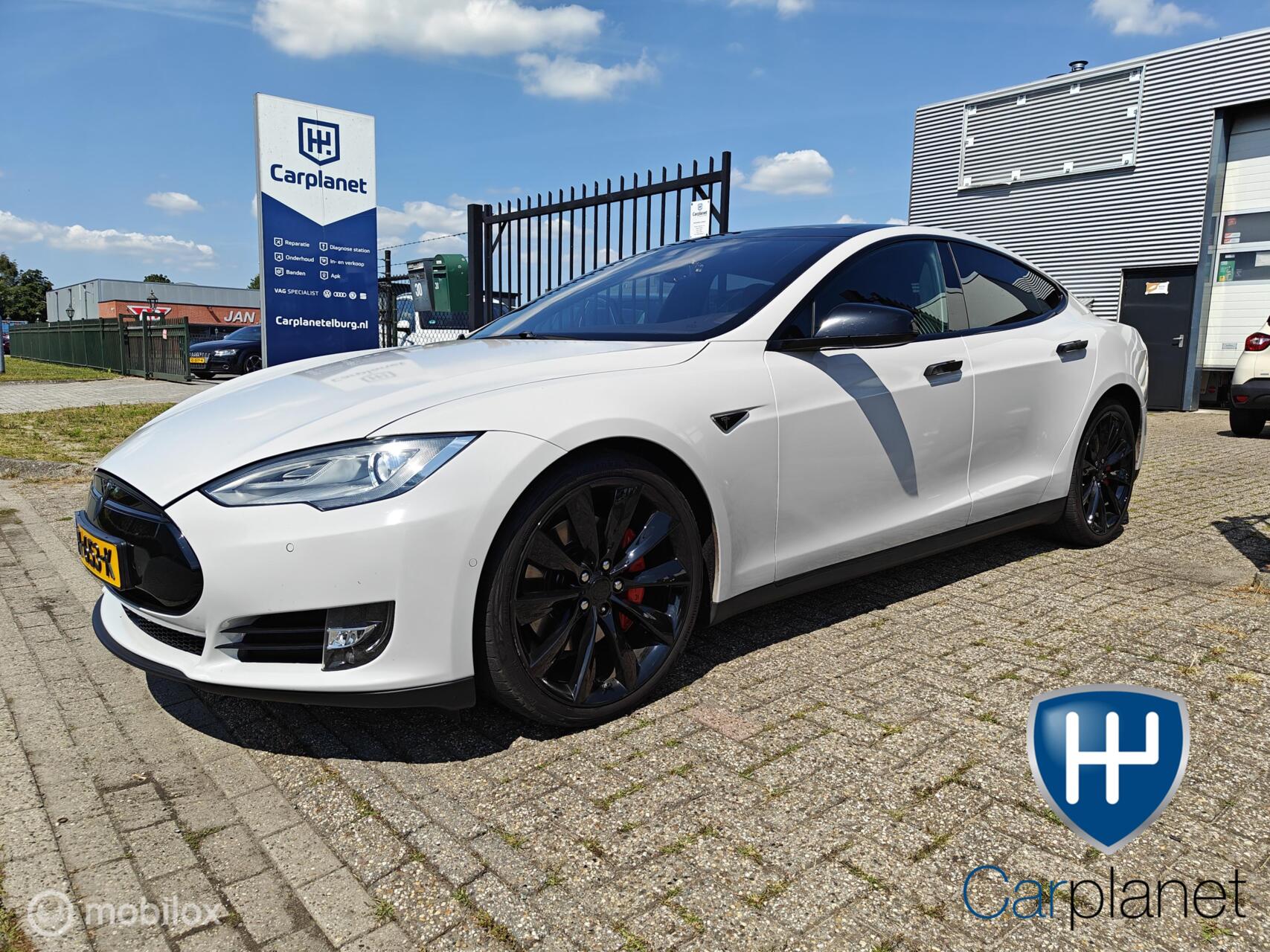 Tesla Model S 85D Base 2015 - voorkant