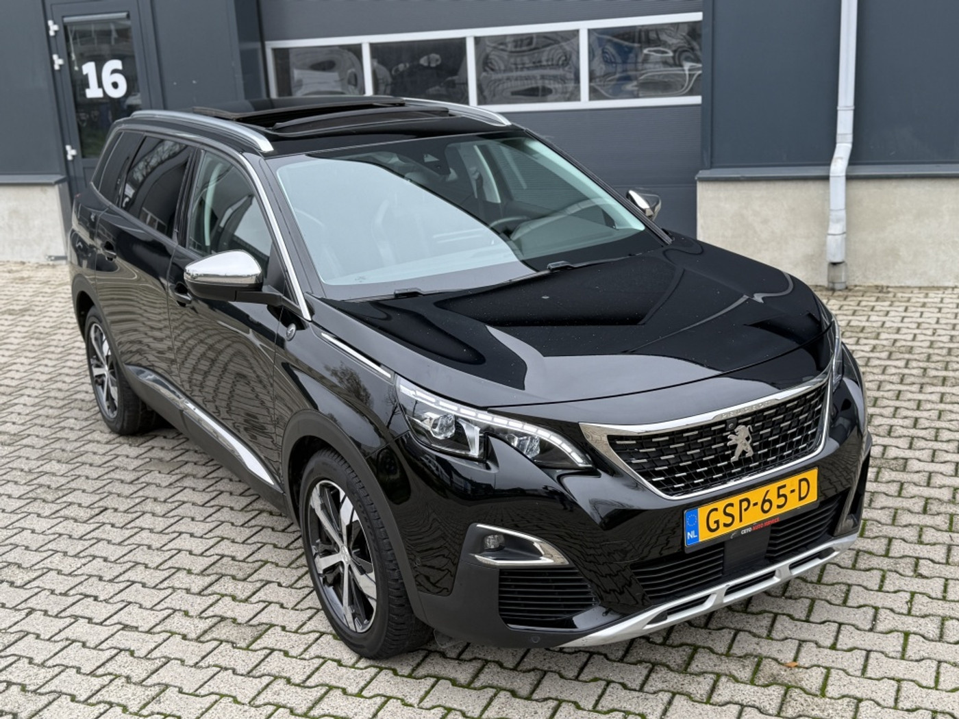 Foto van Peugeot 5008