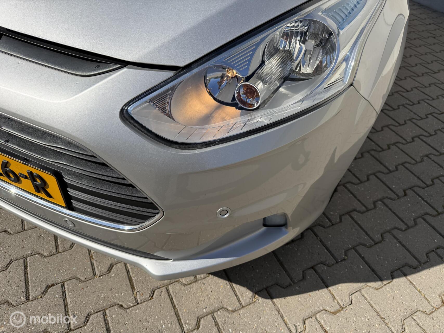 Foto van Ford B-max