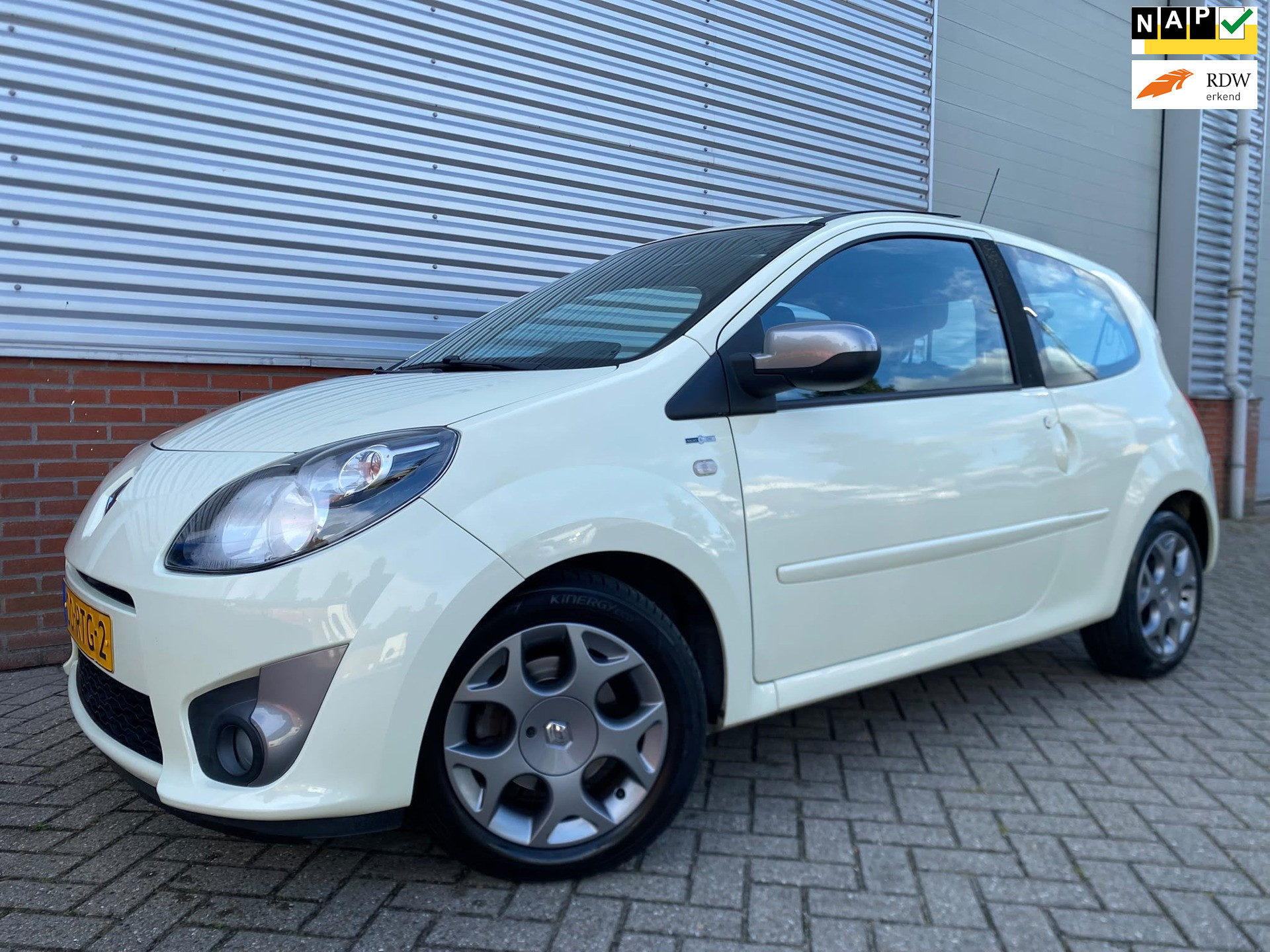 Renault Twingo 1.2-16V Night & Day 2011 - voorkant