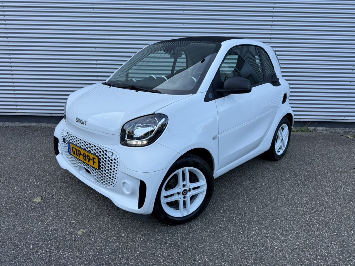 Smart Fortwo EQ Comfort PLUS Stoelverwarming Cruise SOH 93% Clima 16" lichtmetaal 2020 - voorkant