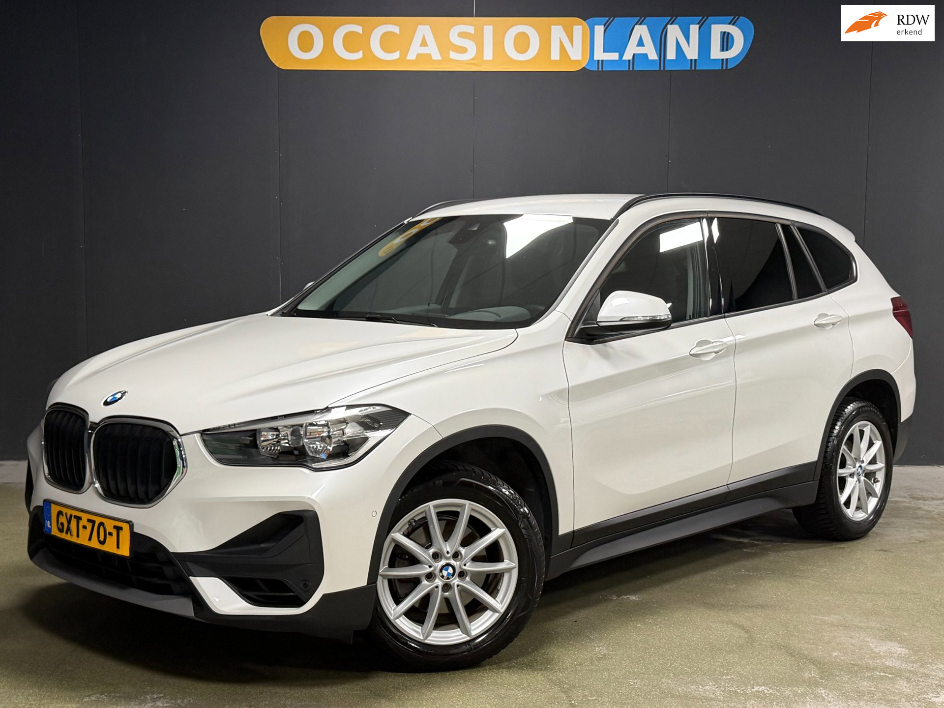 BMW X1 SDrive18i Executive Edition|STOELV|LEDER|PDC|CRUISE|BLUETOOTH|17INCH| 2019 - voorkant