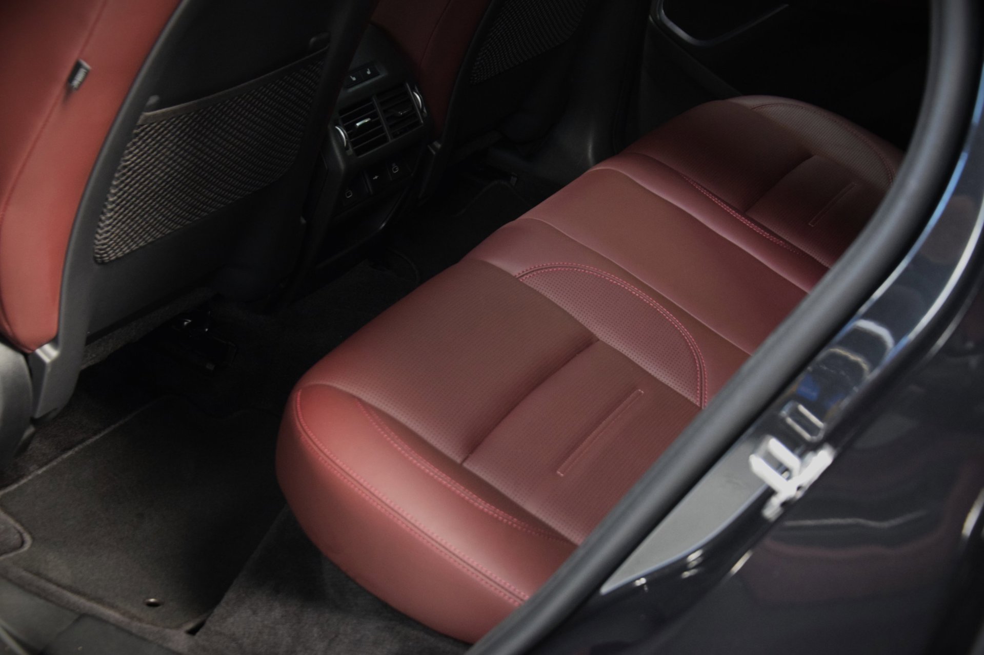 Foto van Jaguar E-pace
