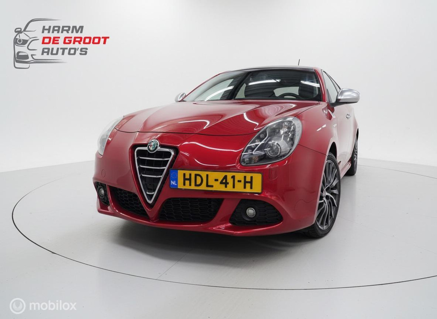 Alfa Romeo Giulietta QV 1750tbi Rosso comp/Pano/Xenon/Navi 2010 - voorkant