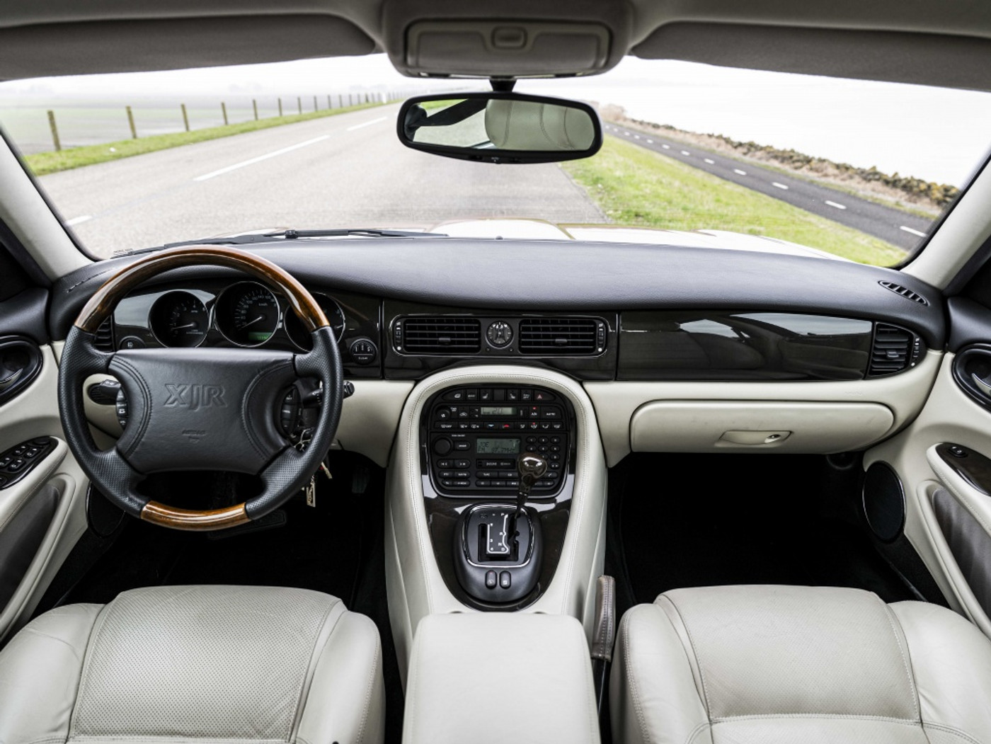 Foto van Jaguar XJR
