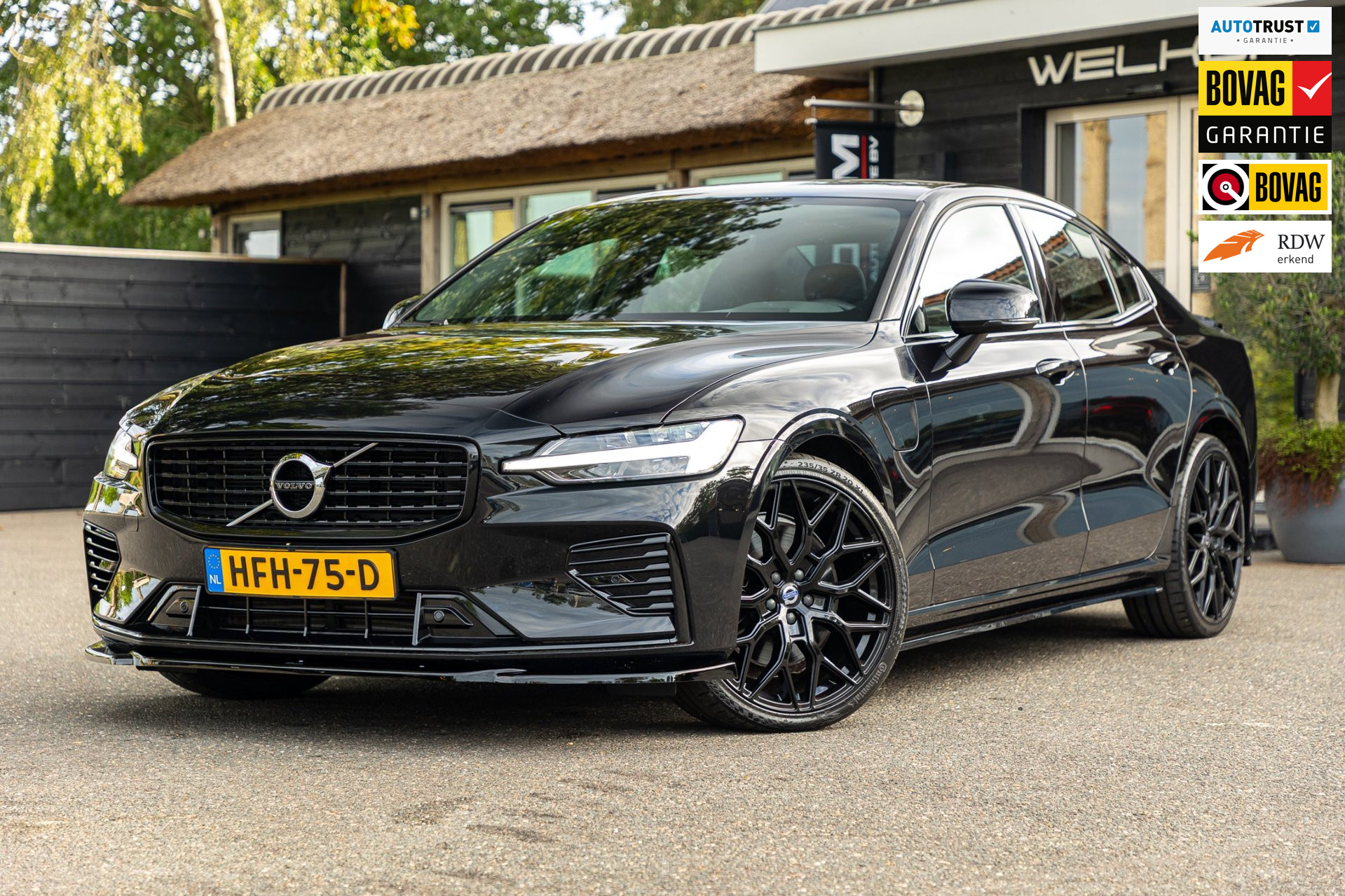 Volvo S60 2.0 Recharge T6 AWD R-Design 20inch Maxton Black edition R-design 2021 - voorkant
