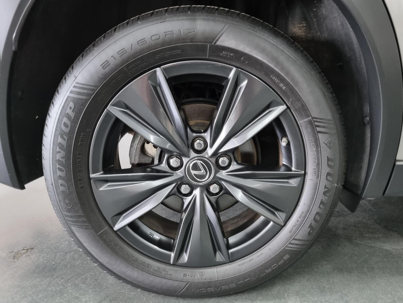 Foto van Lexus Ux