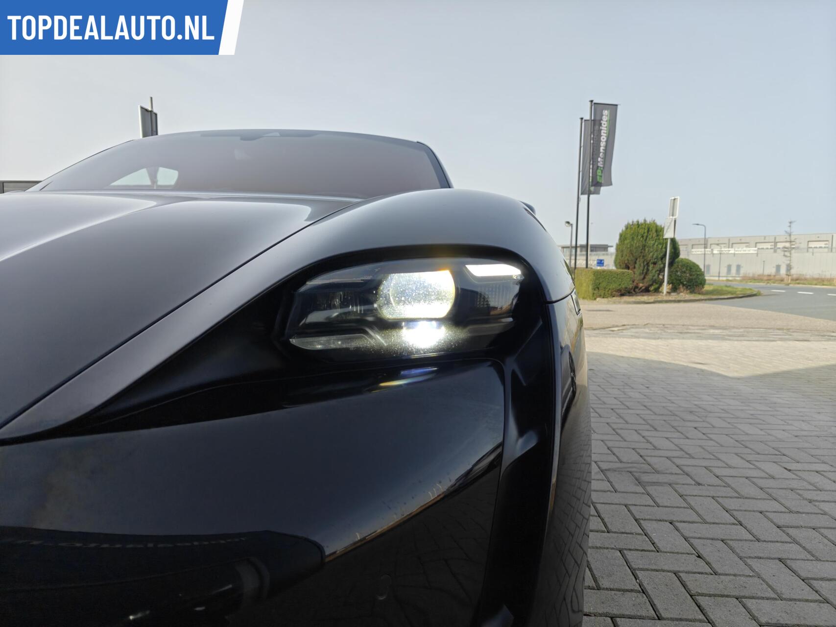 Foto van Porsche Taycan
