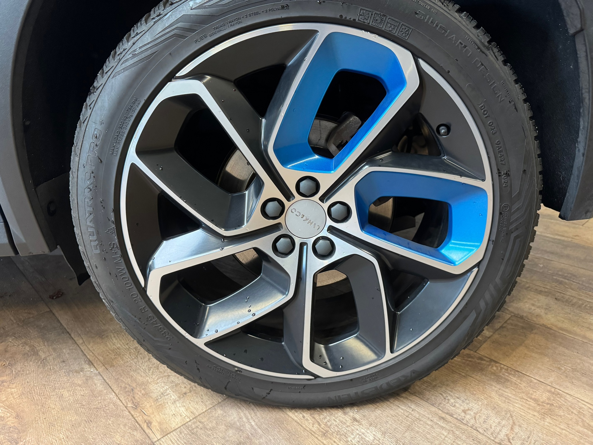 Foto van LYNK & Co 01