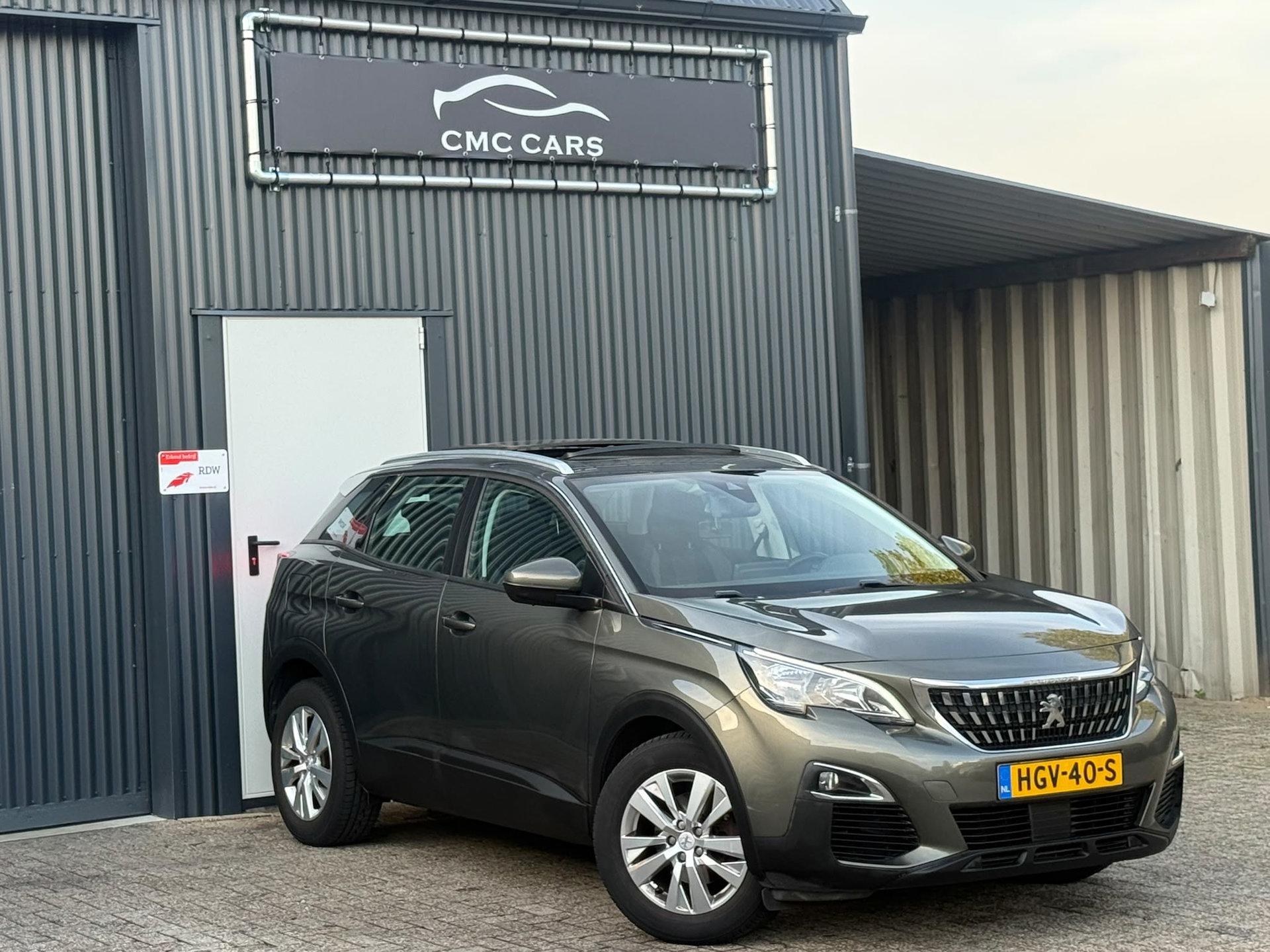 Peugeot 3008 1.2 PureTech Allure 2017 - voorkant