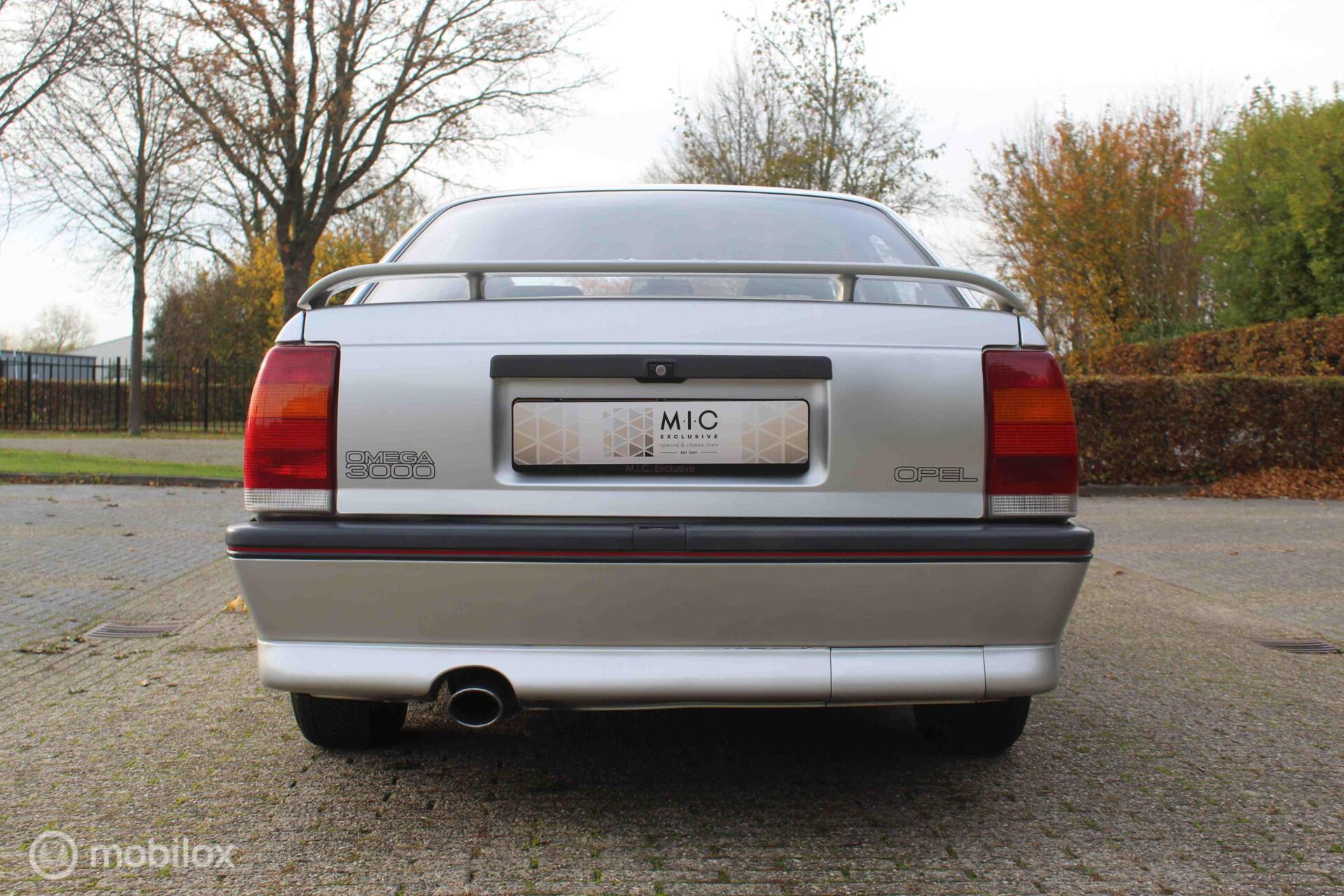 Foto van Opel Omega