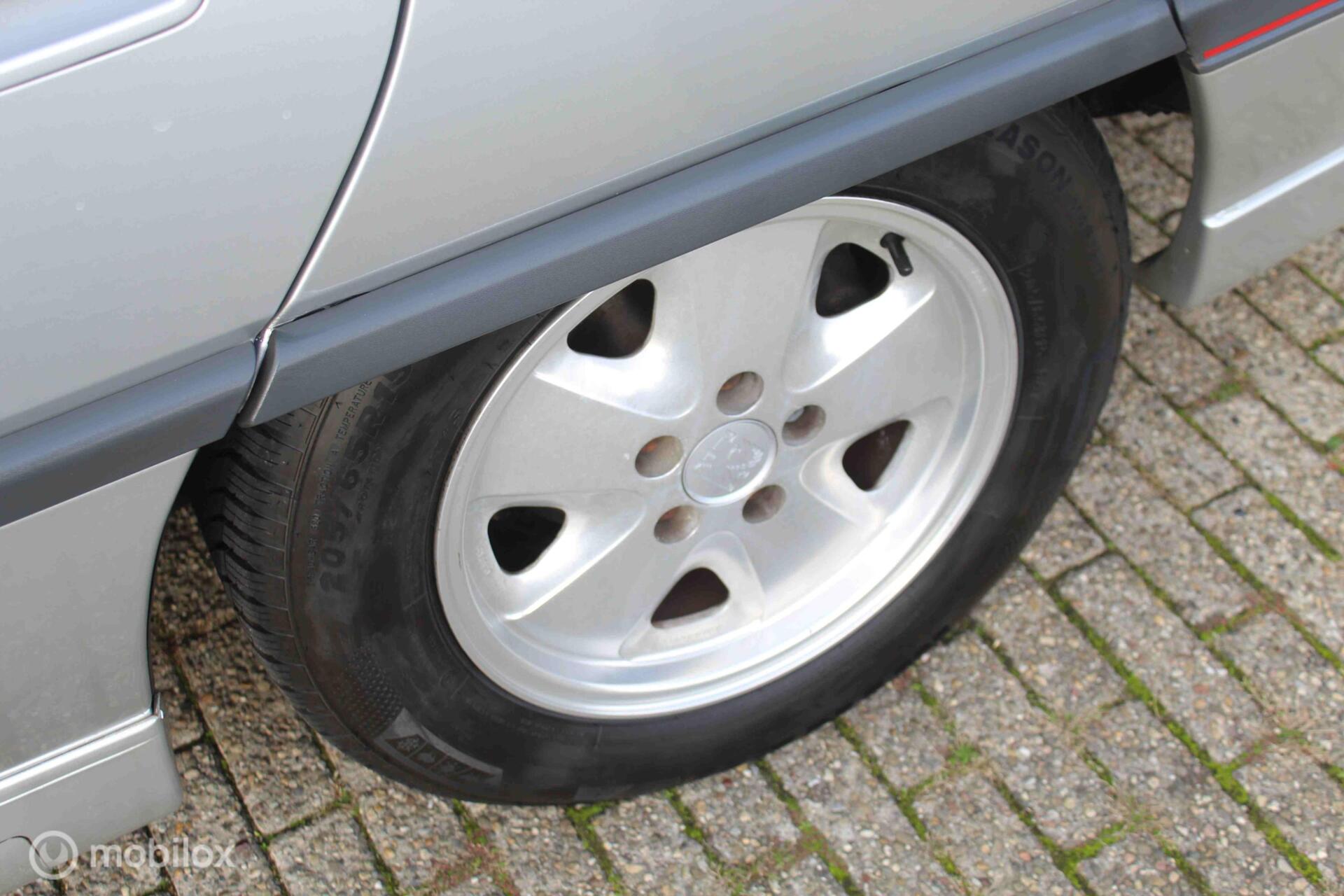 Foto van Opel Omega