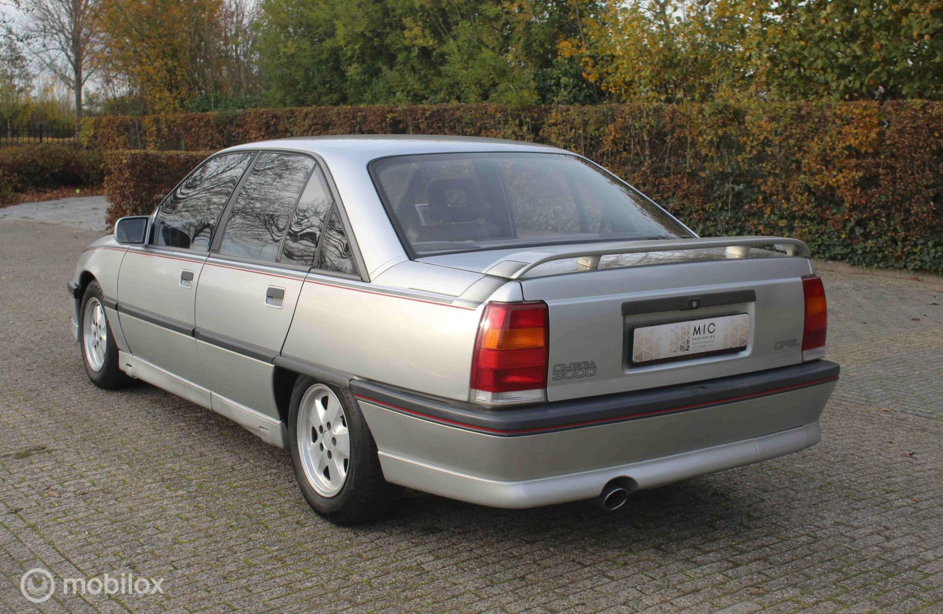 Foto van Opel Omega
