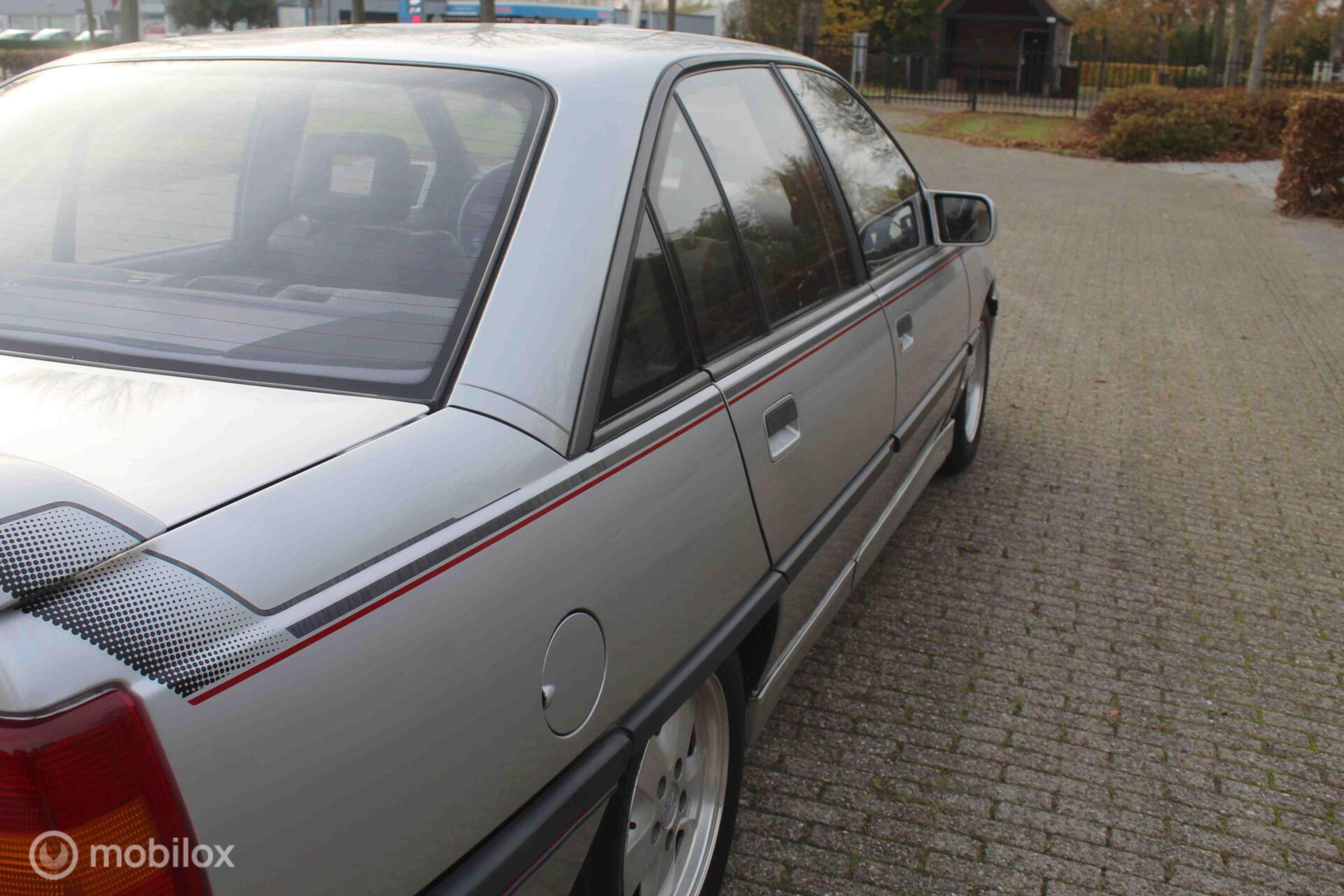 Foto van Opel Omega