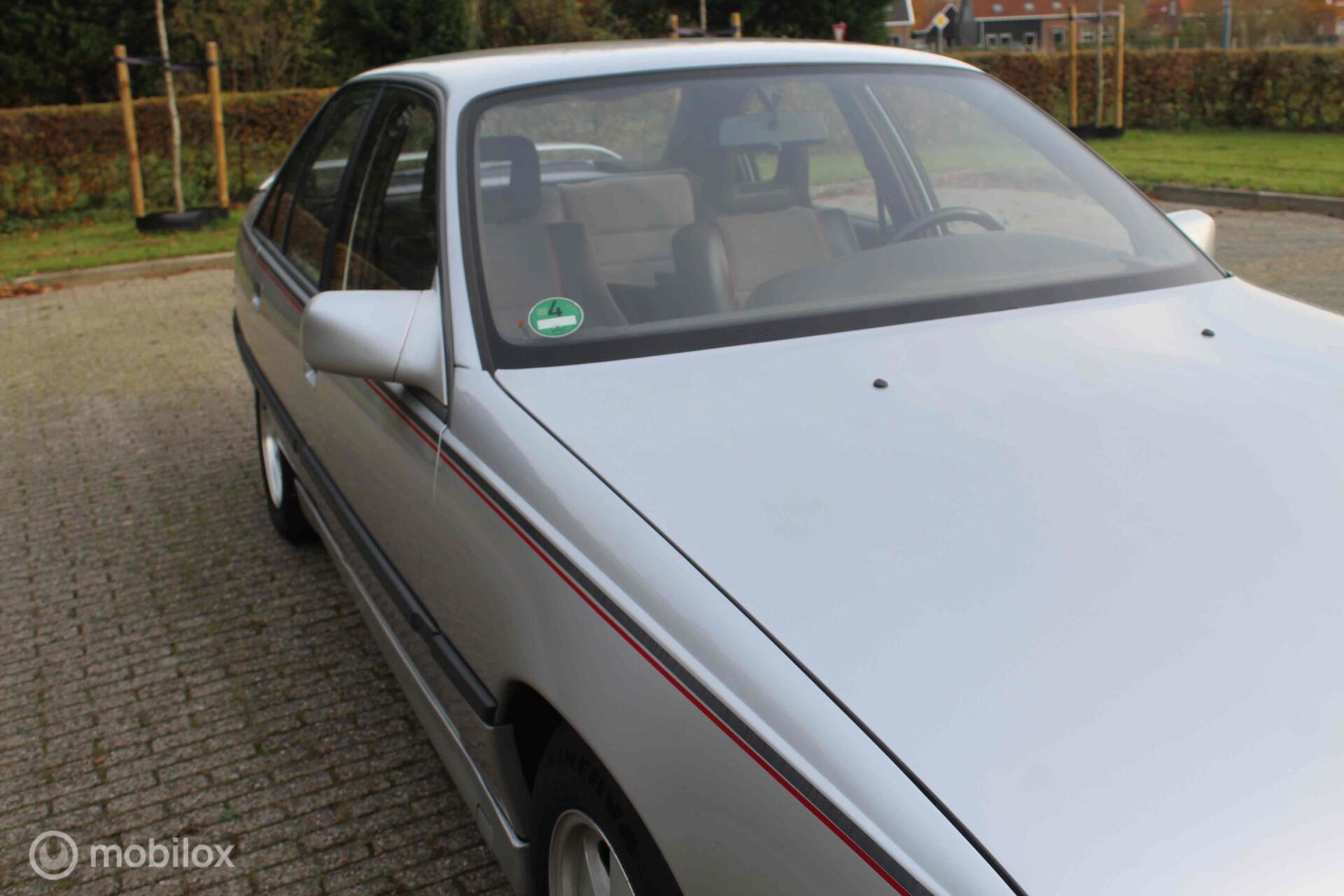Foto van Opel Omega